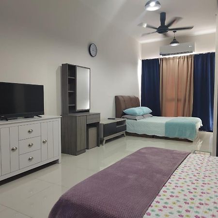 Studio Suite Homestay Klia Sepang Esterno foto