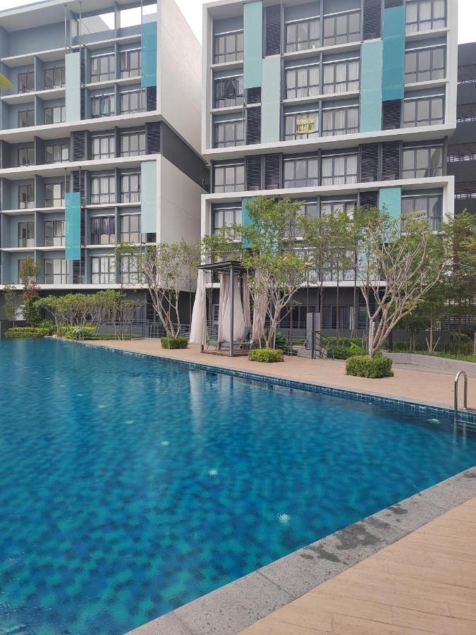 Studio Suite Homestay Klia Sepang Esterno foto