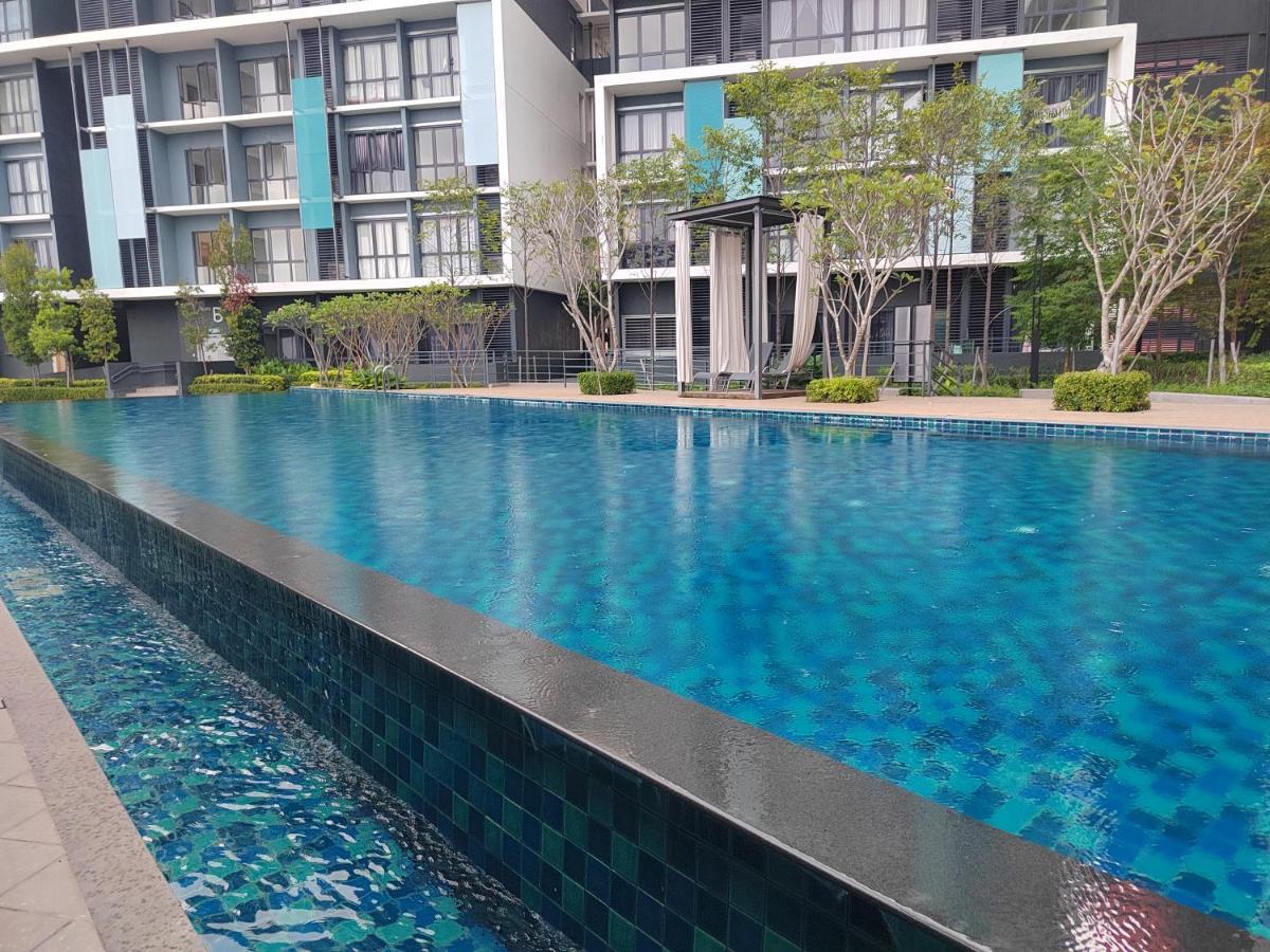 Studio Suite Homestay Klia Sepang Esterno foto