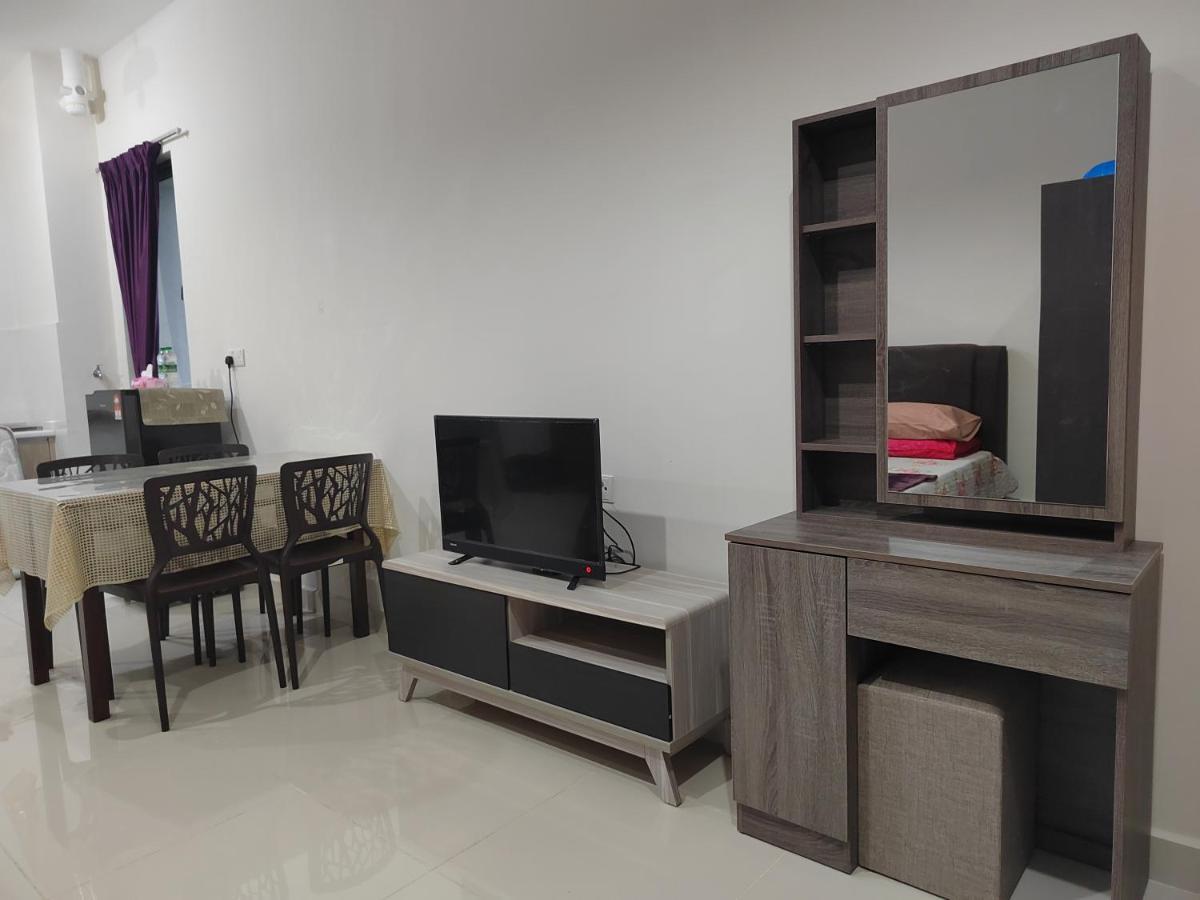 Studio Suite Homestay Klia Sepang Esterno foto