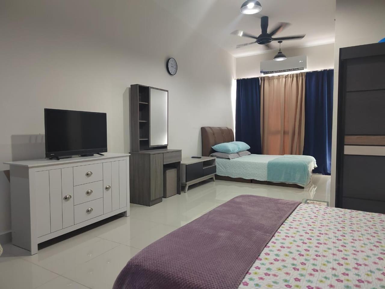 Studio Suite Homestay Klia Sepang Esterno foto