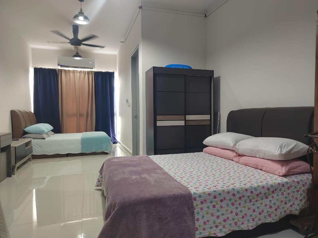 Studio Suite Homestay Klia Sepang Esterno foto